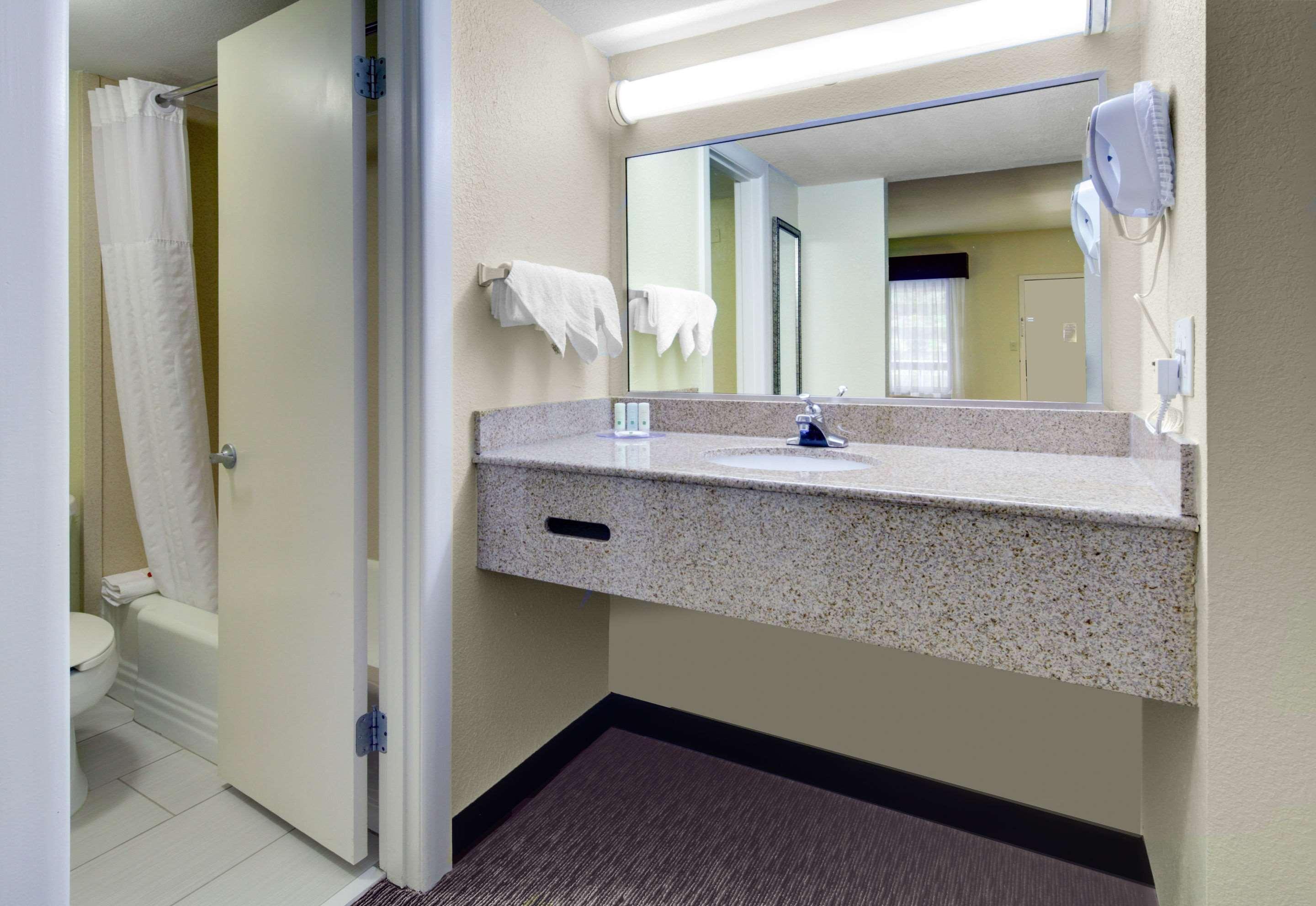 Quality Inn Asheville Downtown Tunnel Rd Exteriör bild
